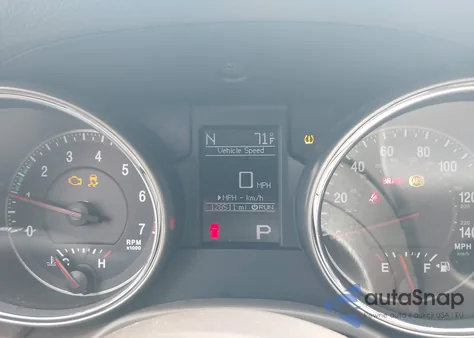 2013 Jeep Grand Cherokee Laredo z USA, uszkodzony, nr VIN 1C4RJEAG6DC647164